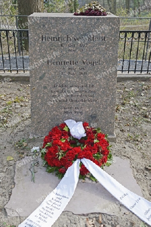 Grab von Heinrich von Kleist und Henriette Vogel am Ort ihres Selbstmordes, Berlin Wannsee, Deutschland, Europa