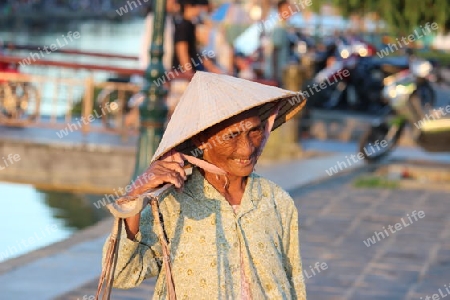 lachende Verk?uferin - Vietnam 