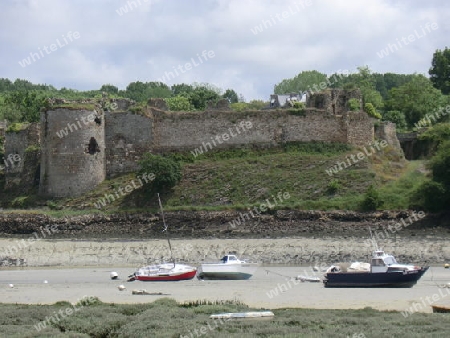 Ruine bei Ebbe, Bretagne
