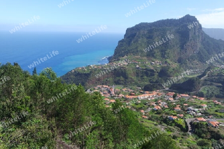 Madeira, Blick auf Adlerfelsen und Faial