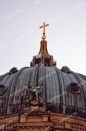 Berlin ? Berliner Dom ? Kuppel mit Doppelkreuz