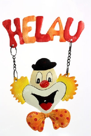 Clownschild mit Helau Schriftzug freigestellt auf weissem Hintergrund