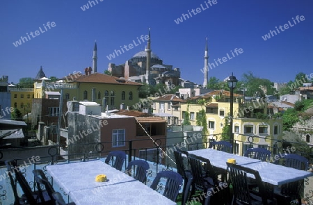 Die Moschee Aya Sofya im Stadtteil Sulranahmet in Istanbul in der Tuerkey.