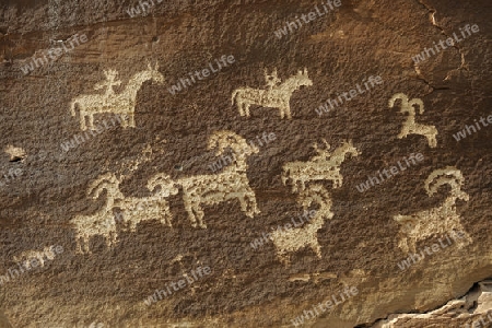 Felszeichnungen der indianischen Ureinwohner, ca. 1500 Jahre alt, nahe Wolfs Ranch, Arches Nationalpark, Utah, USA