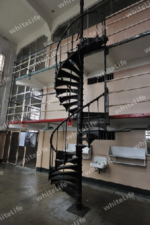 Verbindungstreppe der einzelnen Etagen in einem Zellenbock im Gef?ngnis,   Alcatraz Island, Kalifornien, USA