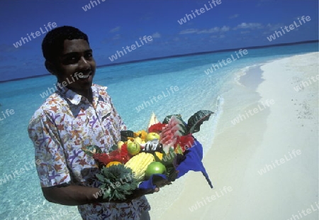 
Koeche mit feinstem Essen praesentieren sich auf einer der Inseln der Malediven im Indischen Ozean. 