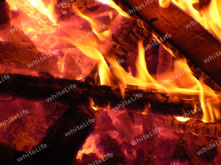 brennendes Holz