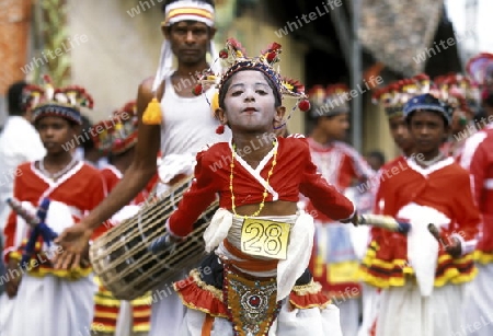 Asien, Indischer Ozean, Sri Lanka,
Ein traditionelles Neujahrs Fest mit Umzug im Kuestendorf Dalawella an der Suedkueste von Sri Lanka. (URS FLUEELER)






