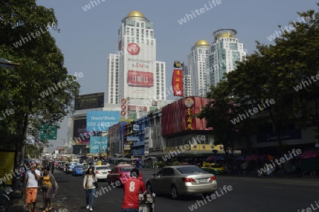 Die Skyline im Stadtgebiet um Pratunam im Zentrum der Hauptstadt Bangkok von Thailand in Suedostasien.
