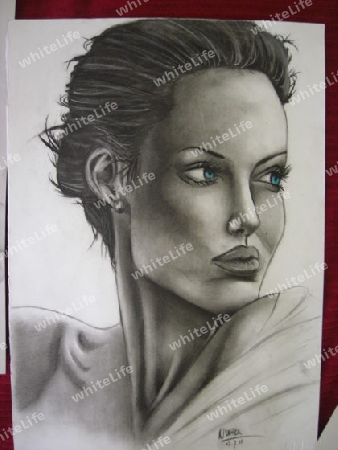 Angelina Jolie Kohlezeichnung