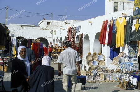 Afrika, Tunesien, Douz
Der traditionelle Donnerstag Markt auf dem Dorfplatz in der Oase Douz im sueden von Tunesien. (URS FLUEELER)







