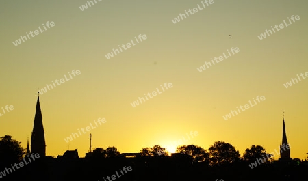 L?becks Skyline bei Sonnenuntergang von der Falkenwiese aus gesehen