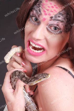 Schlangenfrau