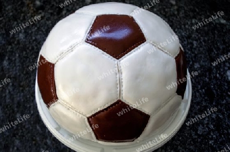 4.8 kg schwerer, selbstgemachter Fussball-Kuchen