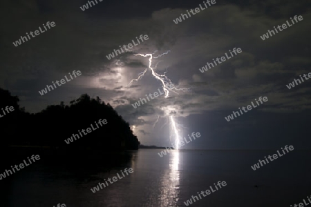 Lightning, Pulau Togean Sulawesi