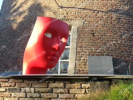 Die grosse rote Maske 