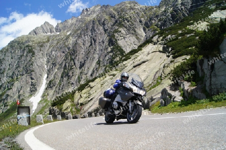 Motorradfahrer am Grimselpass