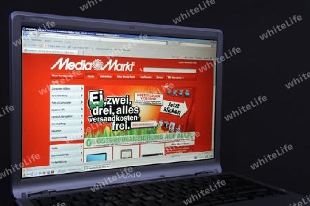 Website, Internetseite, Internetauftritt des Elektronikanbieters Media Markt  auf Bildschirm von Sony Vaio  Notebook, Laptop