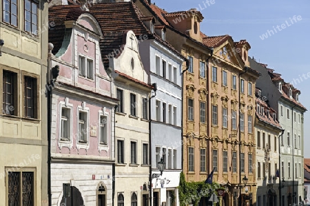 historische Haeuser und Fassaden auf der Kleinseite , Prag, Tschechien, Europa, Boehmen