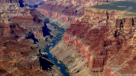 Grand Canyon und Colorado aus der Luft