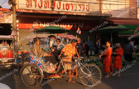Der Markt am Morgen in der Altstadt von Chiang Rai in der Provinz chiang Rai im Norden von Thailand in Suedostasien.