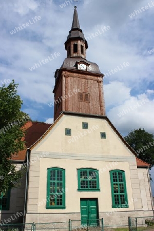 Kleine, historische Kirche am Stettiner Haff