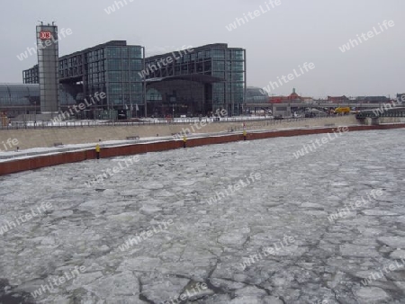 Eiszeit in Berlin / Blick auf den Hauptbahnhof