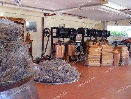 Destillationsapparate zur Parf?mherstellung