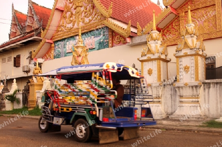 Der Tempel Wat Sainyaphum in der Stadt Savannahet in zentral Laos an der Grenze zu Thailand in Suedostasien.
