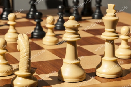 Schachbrett mit Schachfiguren