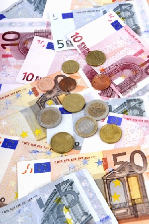 verschiedene Euro Geldscheine, Banknoten, kleingeld, Hartgeld, Muenzen