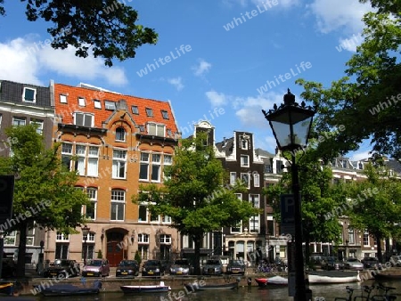 Amsterdam, Haeuserzeile am Gracht