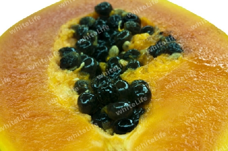 Papaya im Anschnitt