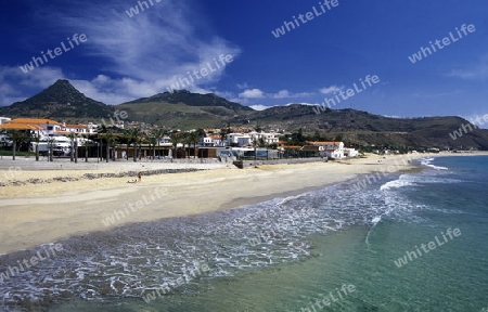 Das Dorf Vila Baleira auf der Insel Porto Santo bei der Insel Madeira im Atlantischen Ozean, Portugal.