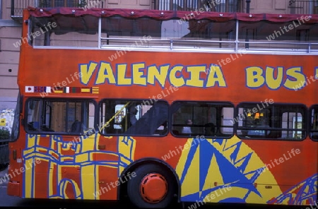 Ein Touristen Rundfahrts Bus in der Innenstadt von Valencia, Spanien.