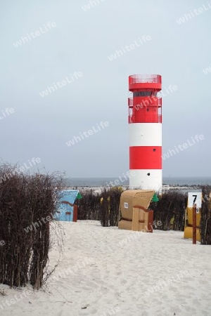 Strand und Leuchtturm auf Helgolands Düne