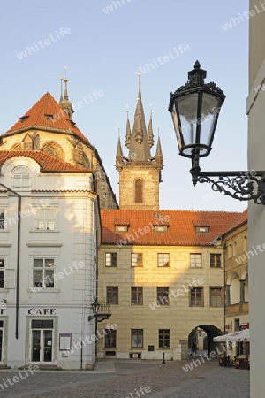 historische Geb?ude und Laternen am fruehen Morgen in  Prag,  Altstaedter Ring, Altstadt, Tschechien, Europa, Boehmen, Europa