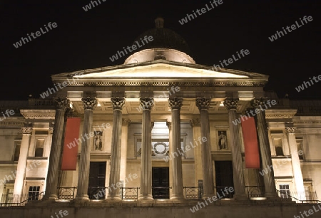 London - Nationale Galerie durch die Nacht - Trafalgar square