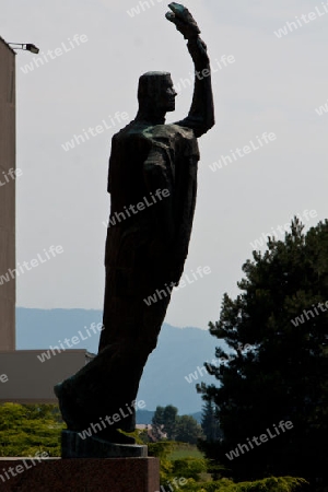 Statue vor der Slowakischen  Nationalbibliothek in Martin