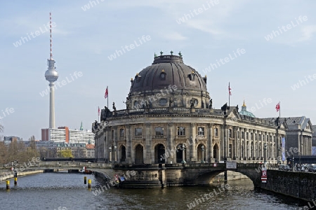 Berliner Fernsehturm und Bodemuseum, Museumsinsel, Unesco Weltkultererbe, Berlin, Deutschland, Europa
