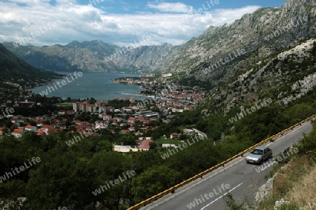 Die Altstadt von Kotor in der inneren Bucht von Kotor in Montenegro im Balkan am Mittelmeer in Europa.