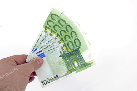 100 Euro Banknoten, in einer Hand gehalten