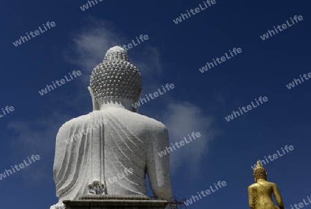 Der Grosse Buddha im Wat Chalong in den Bergen im sueden der Insel Phuket im sueden von Thailand in Suedostasien.