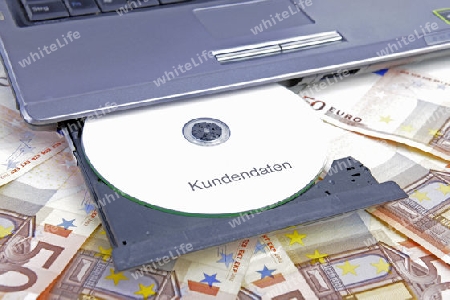 CD mit Kundendaten, 50 Euro Scheine, Geldscheine, Banknoten, Symbolbild fuer illegalen Handel mit Kundendaten, Verletzung Datenschutz, Datenmissbrauch