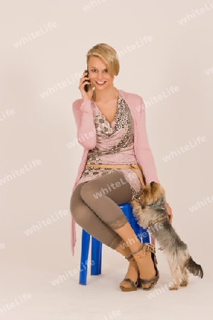 Frau mit Hund  