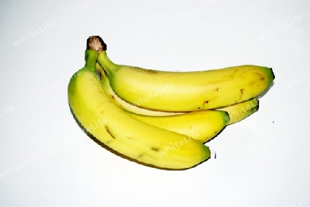 Bananen auf weissem Hintergrund