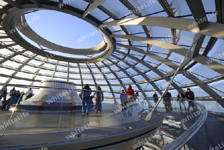oberes, offenes Ende  der Reichstagskuppel, Reichstag Berlin, Architekt Sir Norman Foster, Berlin, Deutschland, Europa
