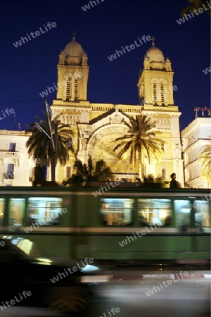 Afrika, Nordafrika, Tunesien, Tunis
Die Kathedrale St. Vincent de Paul an der Avenue Habib Bourguiba in der Tunesischen Hauptstadt Tunis




