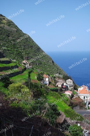 Dorf am Berghang, Madeira