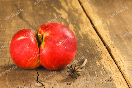 Stilleben mit Apfel